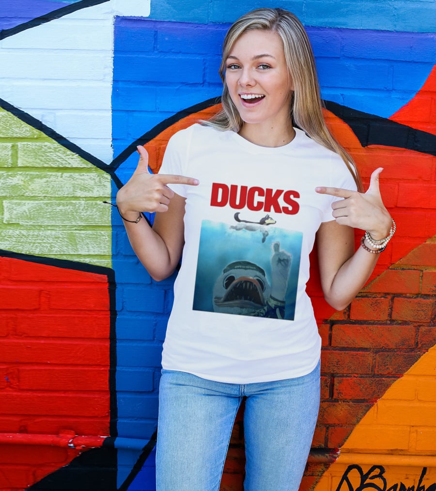 Oregon Ducks Jaws Parody With Washington Huskies Rivalry T-Shirt