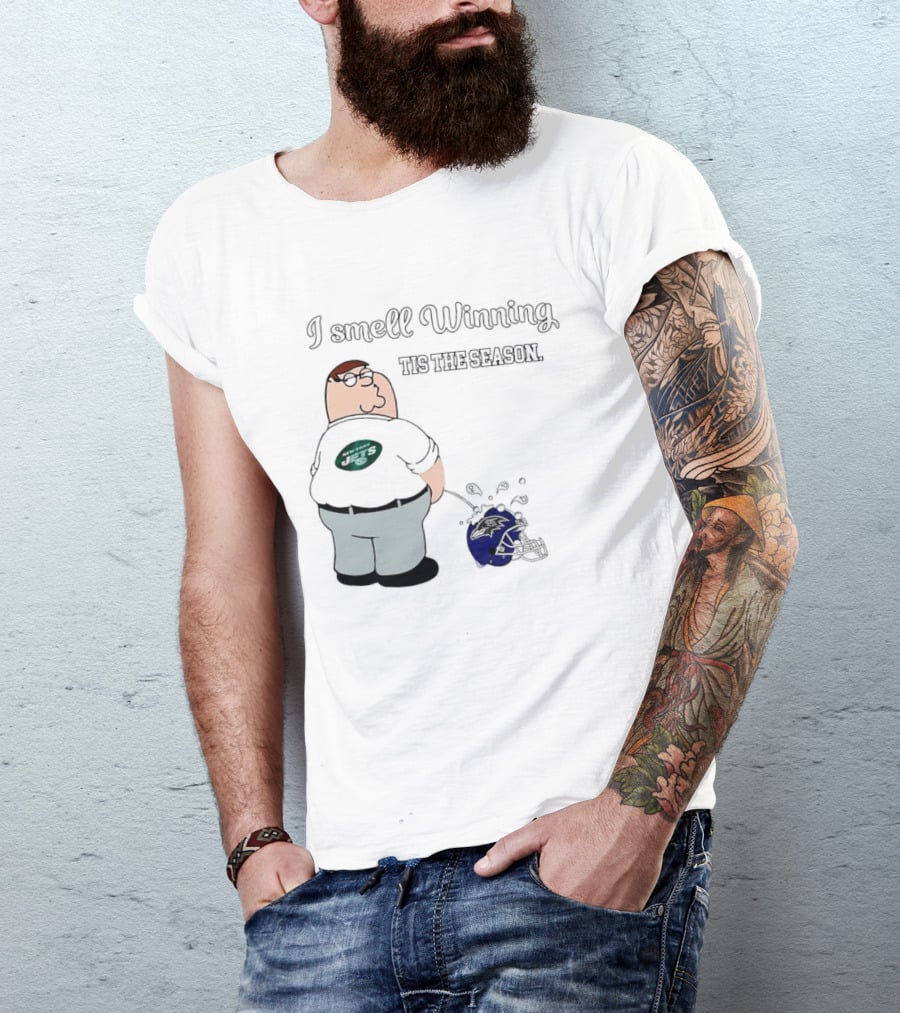 Peter Griffin New York Jets I Smell Winning Tis The Season Peeing On Baltimore Ravens Helmet T-Shirt