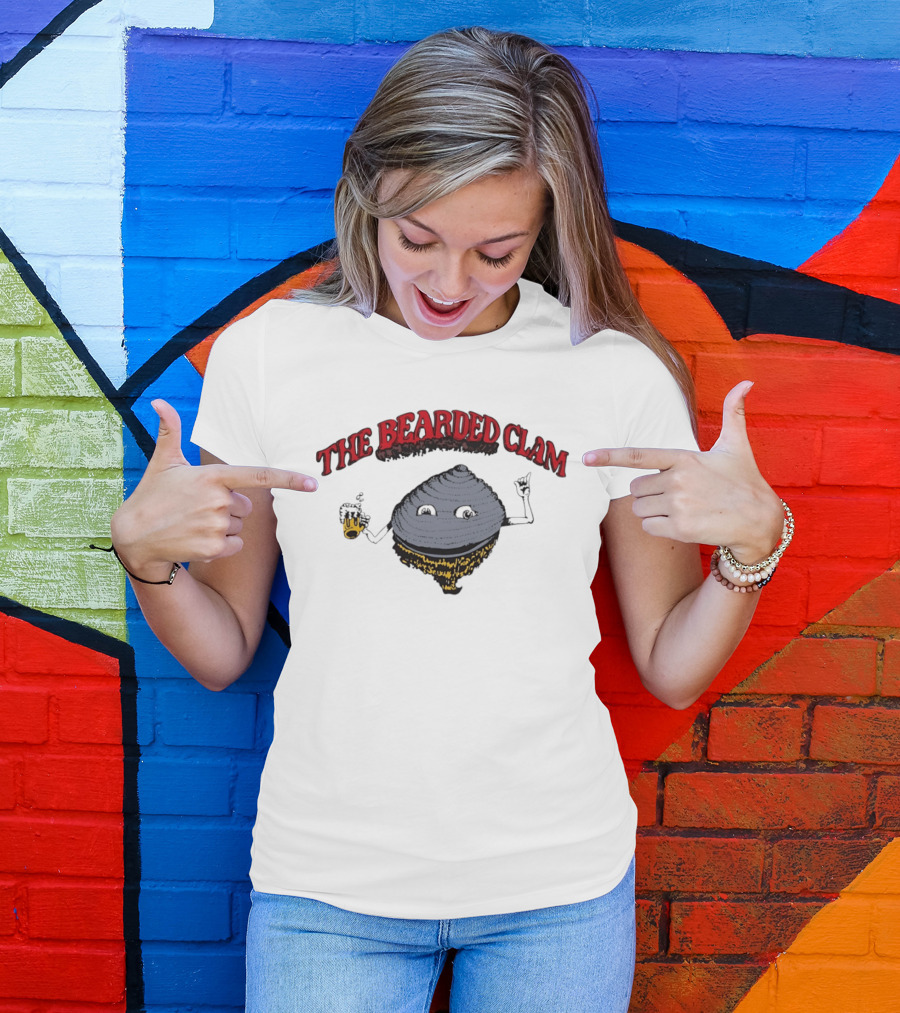 The Bearded Clam Cartoon Drinking Beer T-Shirt