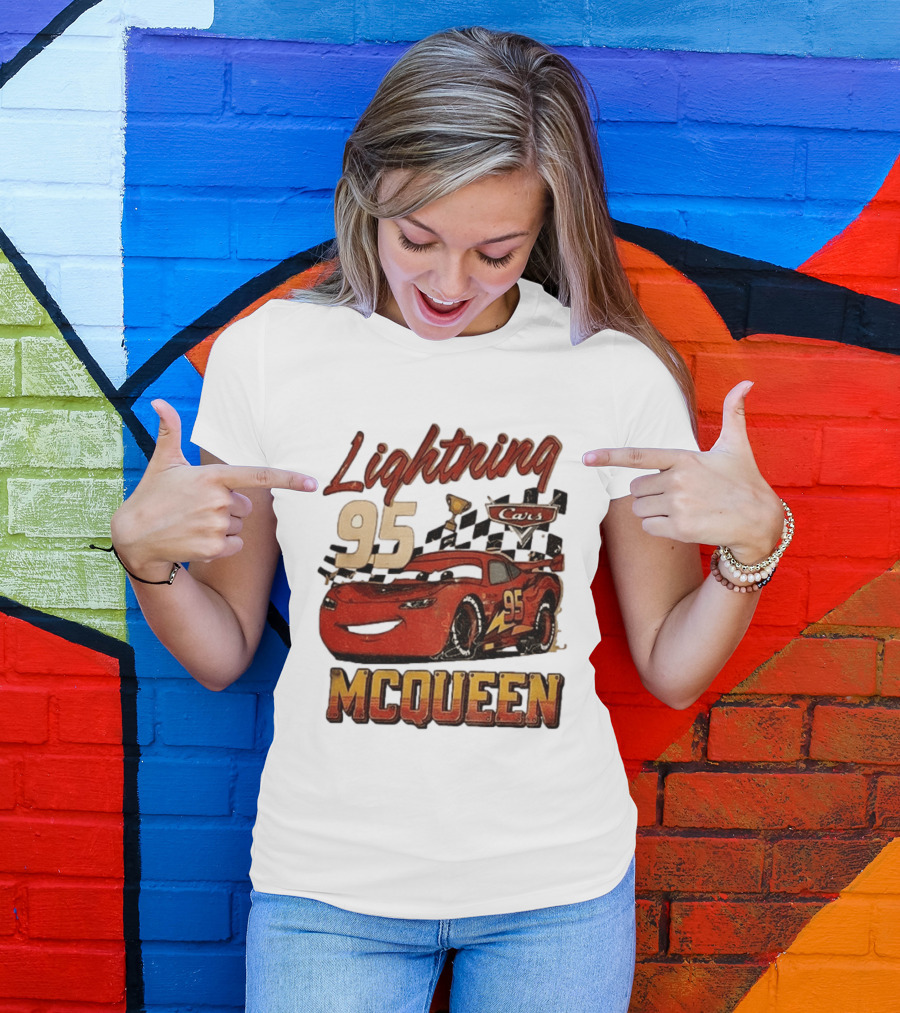 Lightning McQueen 95 Cars Trophy Checkered Flags Disney Pixar T-Shirt