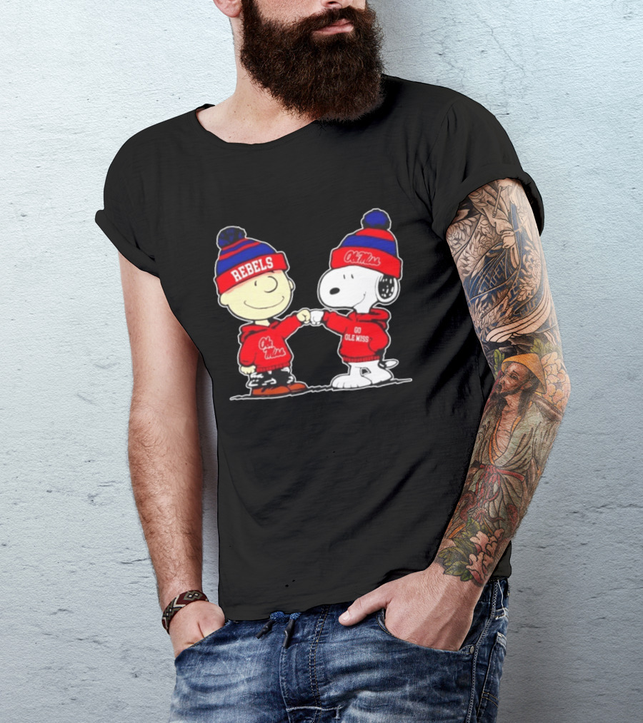 Ole Miss Rebels Snoopy Charlie Brown Fist Bump Go Ole Miss T-Shirt