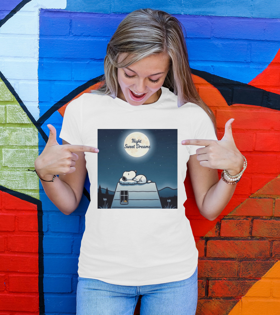 Snoopy Night Sweet Dreams Moonlight Scene Peanuts Sleeping Dog T-Shirt