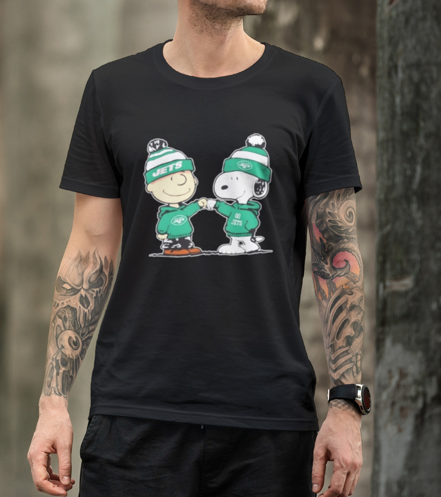 Original Peanuts Charlie Brown Snoopy New York Jets Fist Bump Go Jets Football T-Shirt