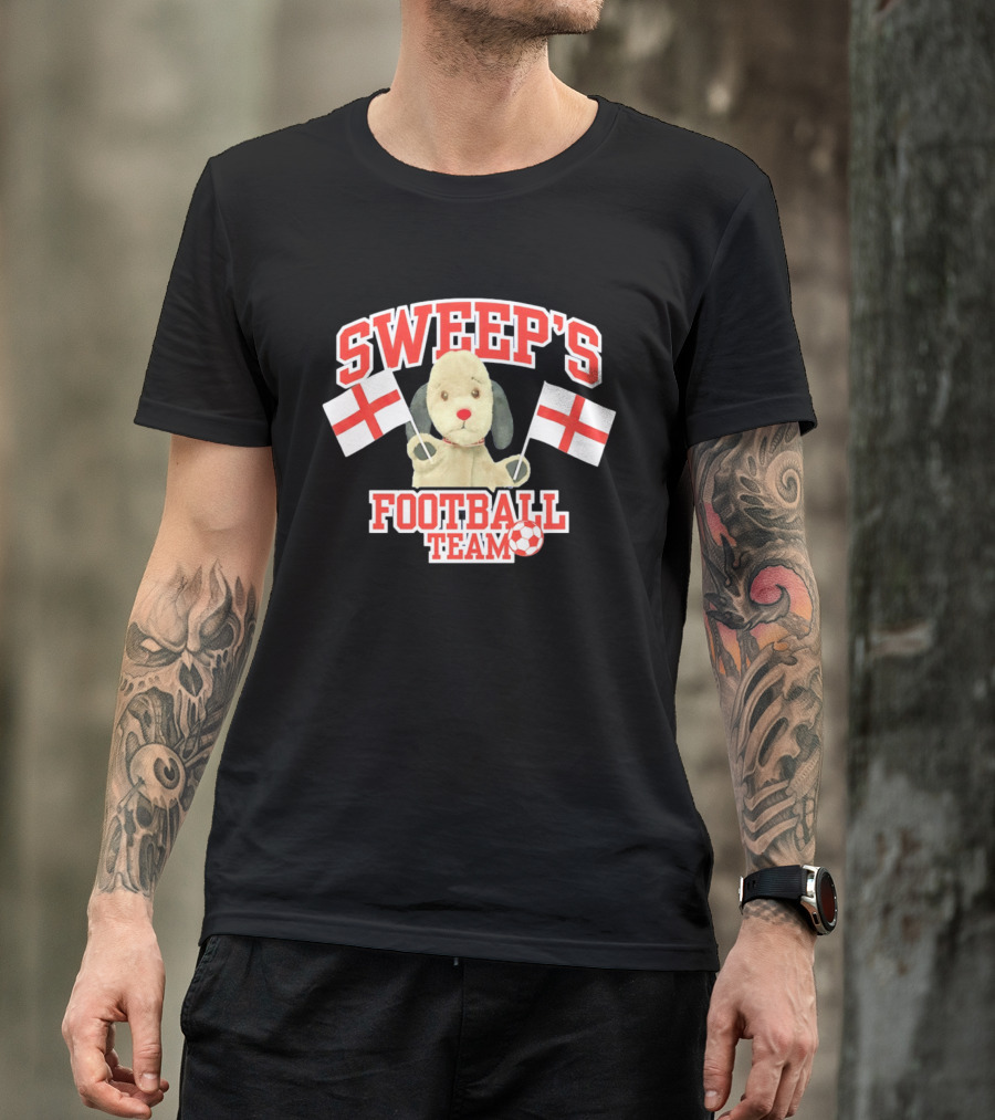 Sweep's Football Team Puppet Children's TV England Flags T-Shirt