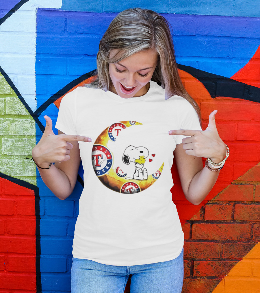 Snoopy Woodstock Texas Rangers Moon Baseball Fan Celebration T-Shirt