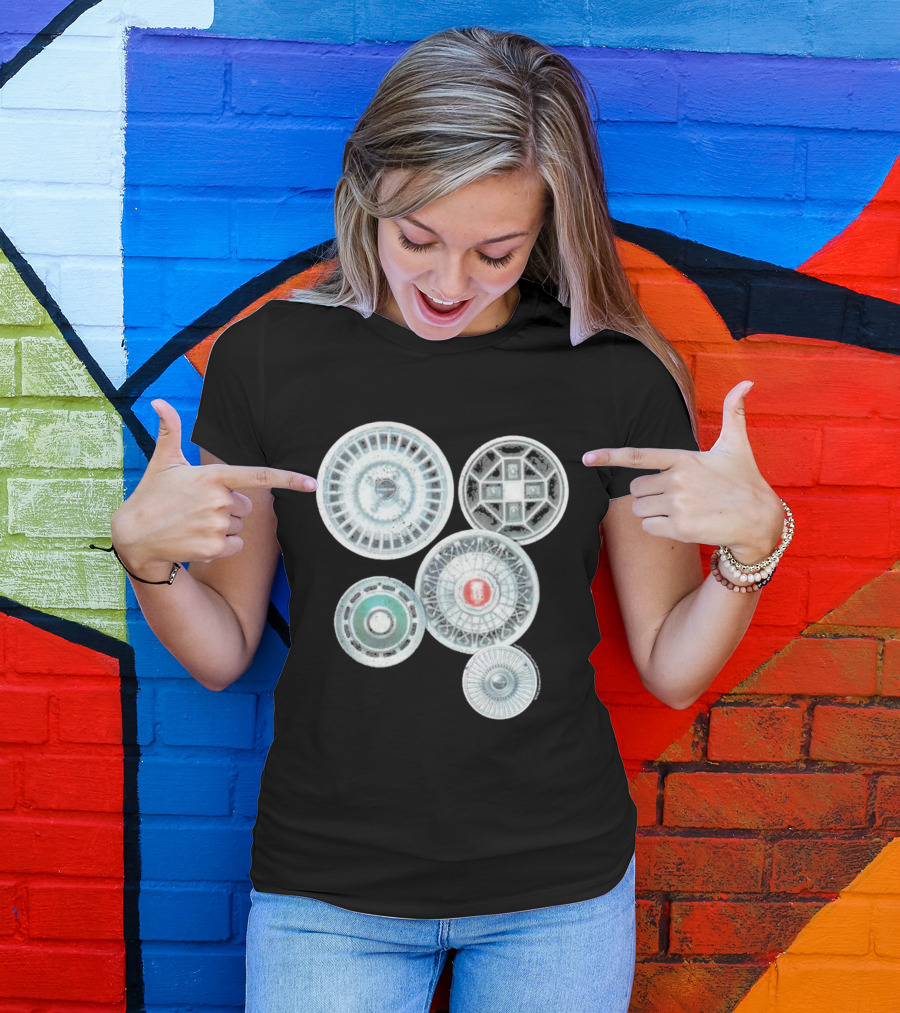 Vintage Ford Hubcaps Collection Classic Car Enthusiast Retro Wheels T-Shirt
