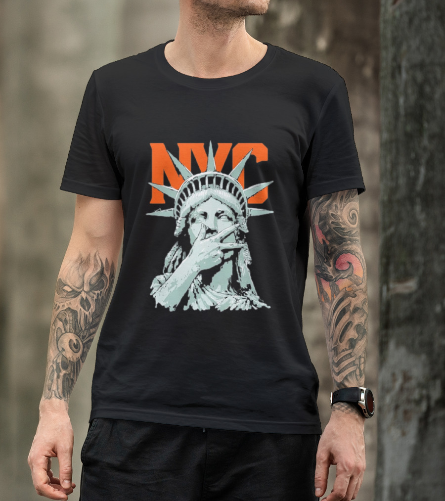 NYC Statue Of Liberty Peace Gesture Iconic Liberty T-Shirt