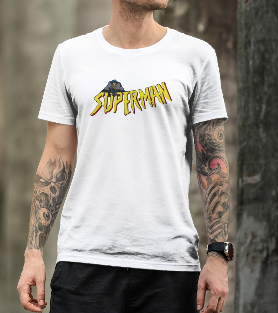 Batman Crouching On Superman Lettering DC Comics T-Shirt