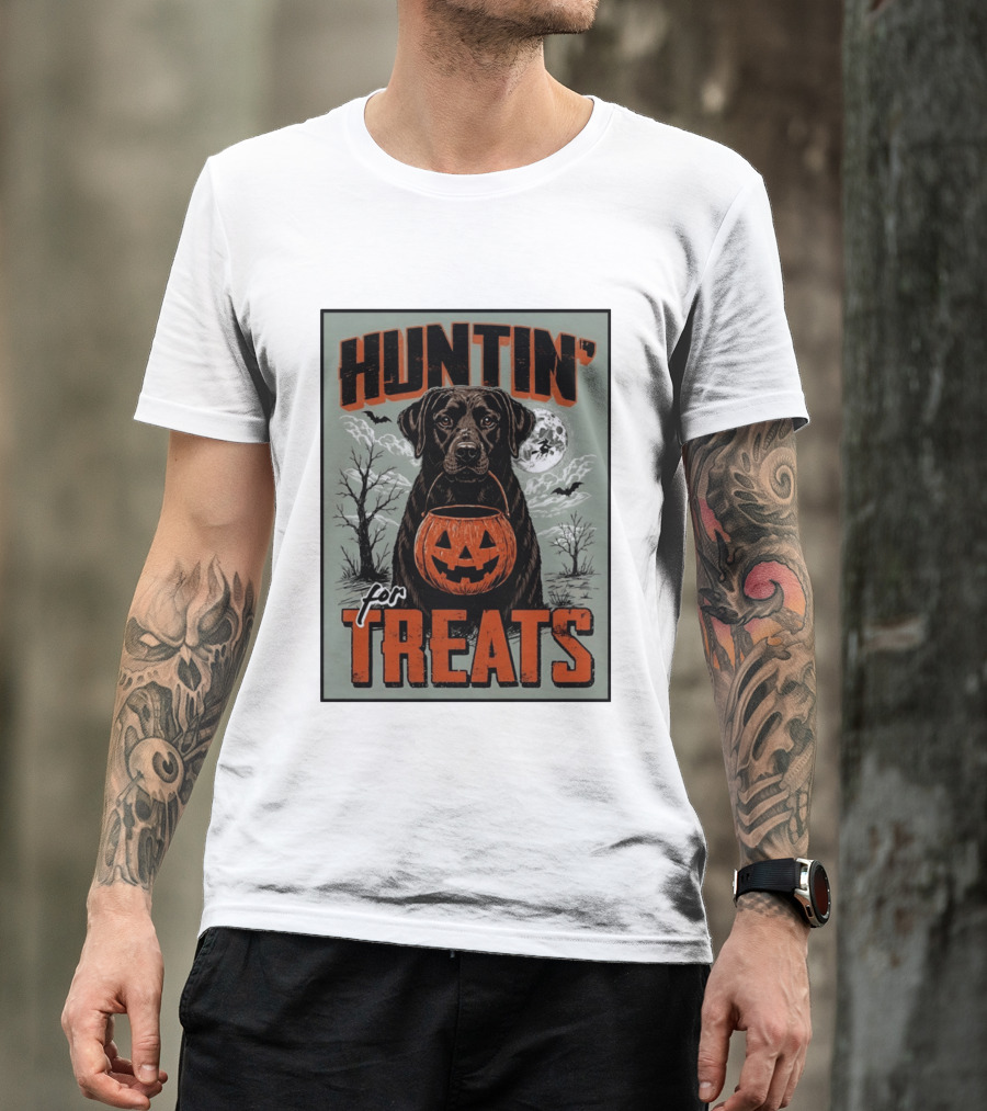 Black Labrador Huntin' For Treats Halloween Dog Moon And Jack O' Lantern T-Shirt