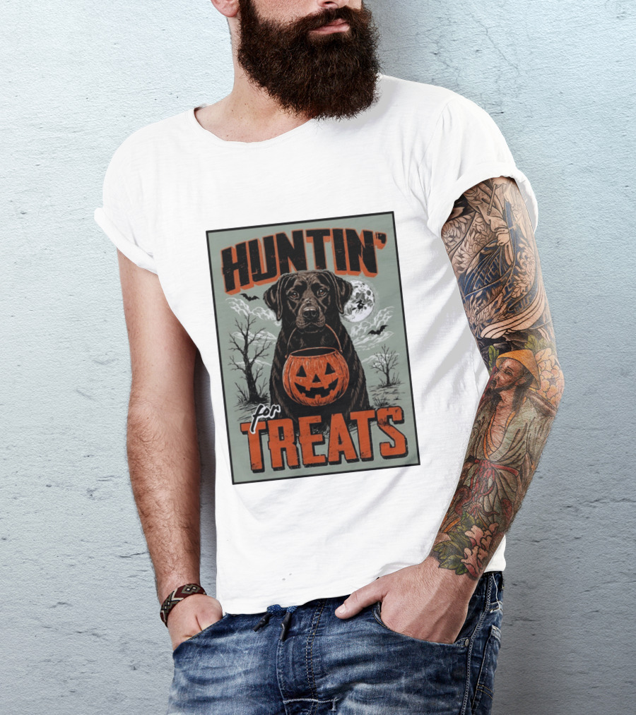 Black Labrador Huntin' For Treats Halloween Dog Moon And Jack O' Lantern T-Shirt