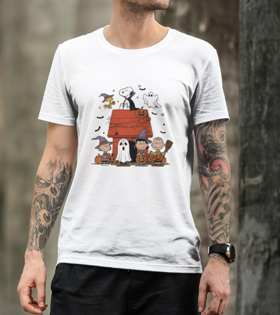 Snoopy Halloween Woodstock Ghost Pumpkins Charlie Brown Lucy 2025 T-Shirt