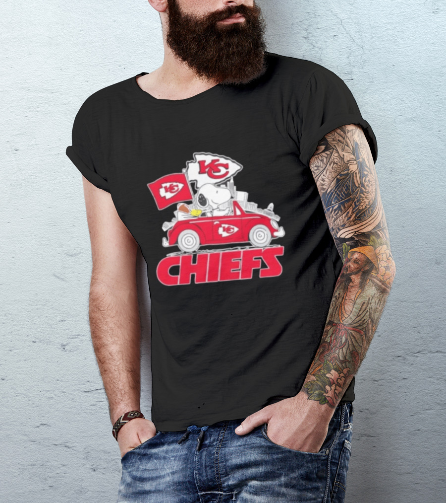 Snoopy Driving Kansas City Chiefs Car With Skyline And Flag T-Shirt