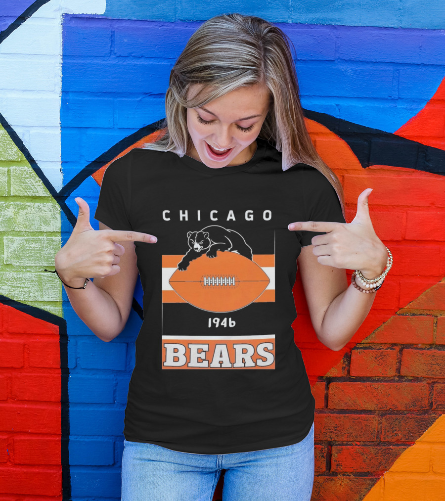 Chicago Bears 1946 Football Vintage Team History T-Shirt