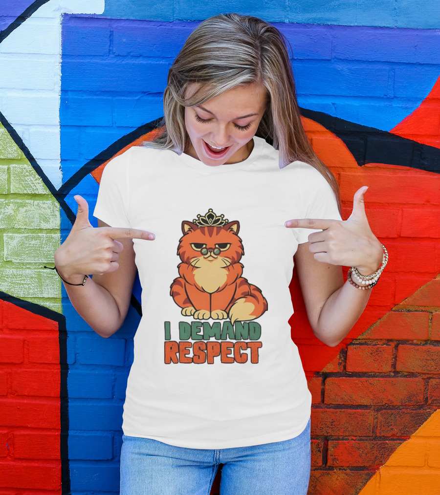 Cat With Crown I Demand Respect Pet Lover Distressed T-Shirt