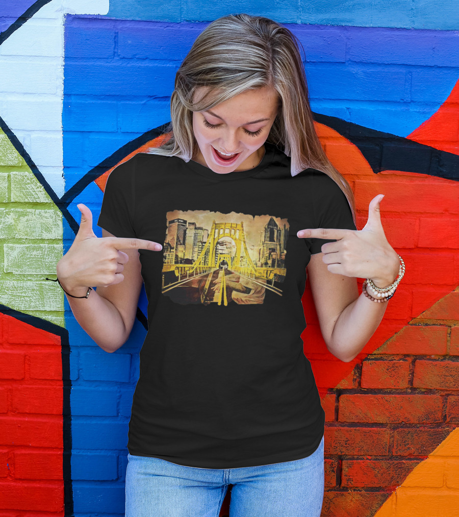 Pittsburgh Skyline 1992 Roberto Clemente Bridge Piano Player T-Shirt