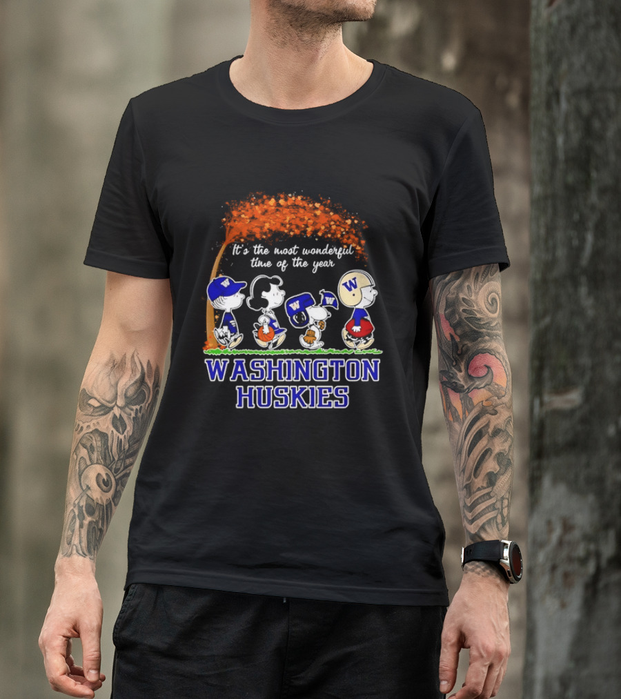 Washington Huskies Peanuts Characters It's The Most Wonderful Time Of The Year T-Shirt