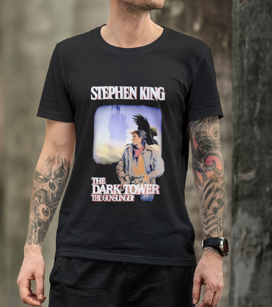 Stephen King The Dark Tower The Gunslinger Artwork With Gunslinger And Raven T-Shirt
