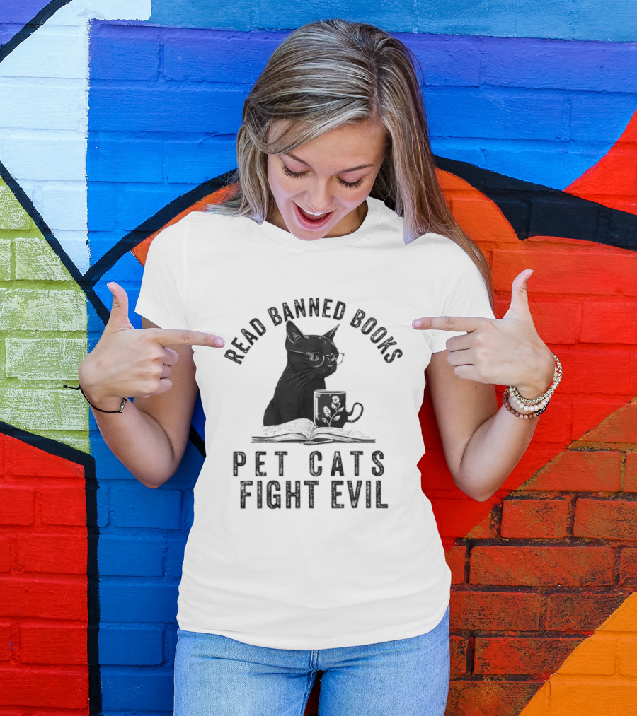 Read Banned Books Pet Cats Fight Evil Black Cat Reading T-Shirt