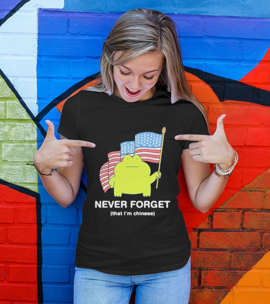 Frog Holding American Flags Never Forget That I'm Chinese T-Shirt