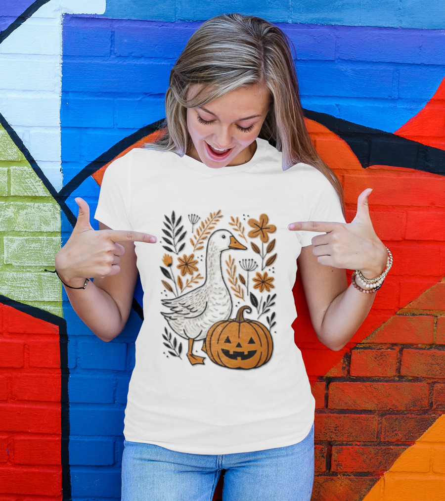 Goose With Jack O' Lantern Pumpkin Autumn Leaves And Flowers T-Shirt