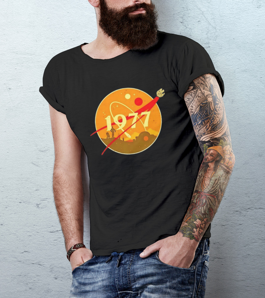Star Wars 1977 Millennium Falcon Space Desert Silhouette Planetary Orbit T-Shirt