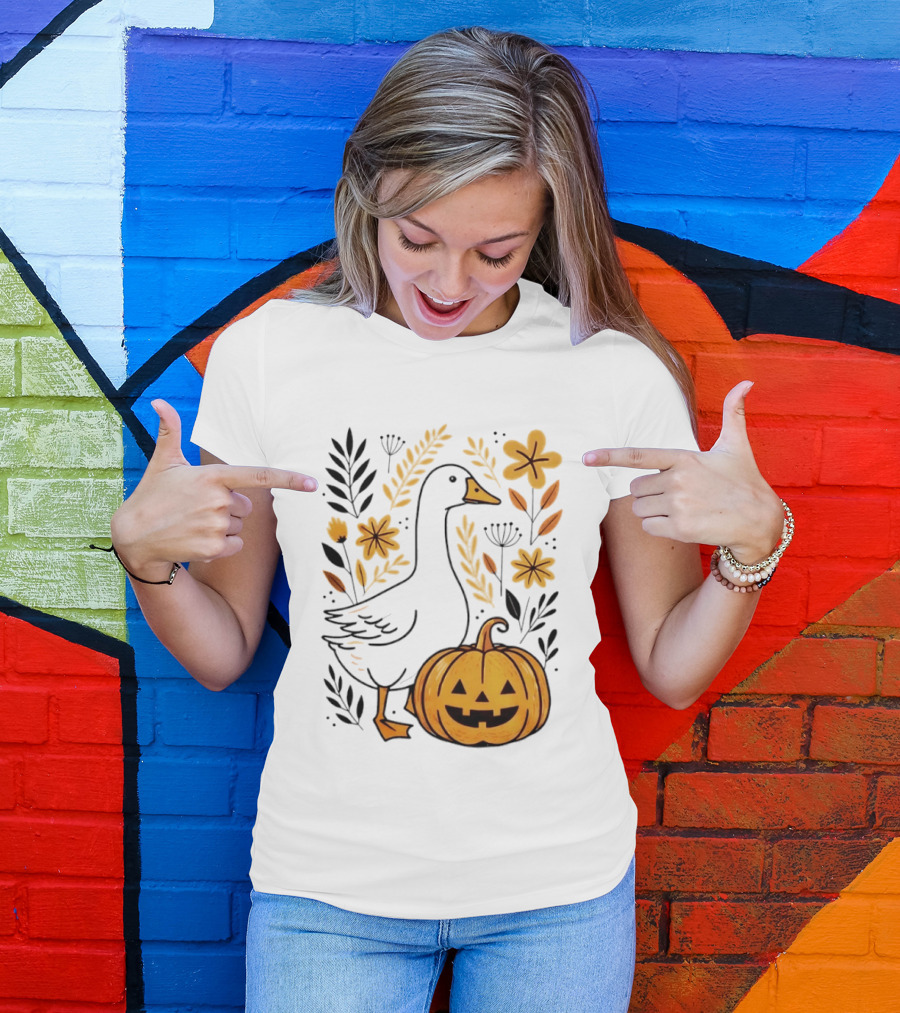 Pumpkin Jack O Lantern Goose Fall Farmhouse Floral Halloween T-Shirt