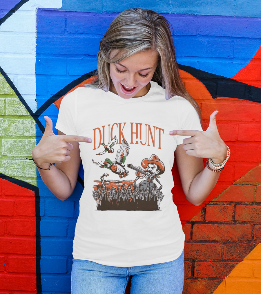 Duck Hunt Hunter Wildlife Outdoors Vintage Cowboy Shooting Scene T-Shirt