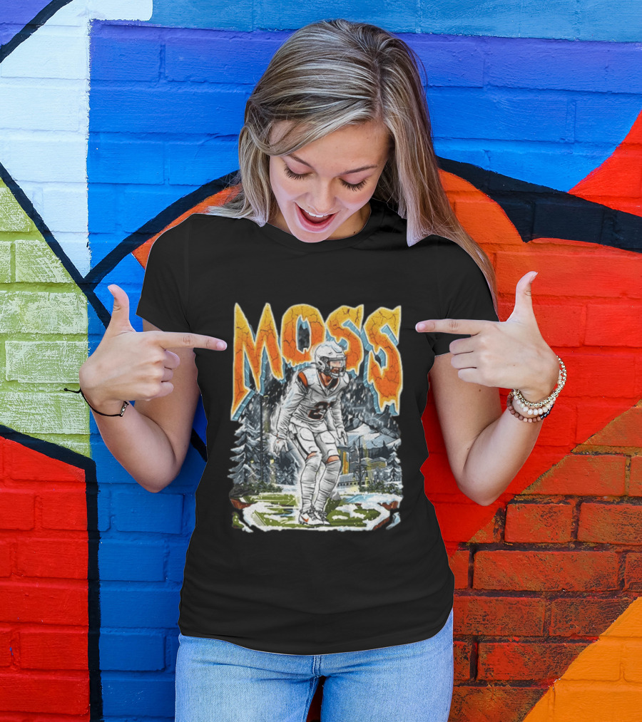 Moss Broncos Country Football Comic Style Winter Sports Scene T-Shirt