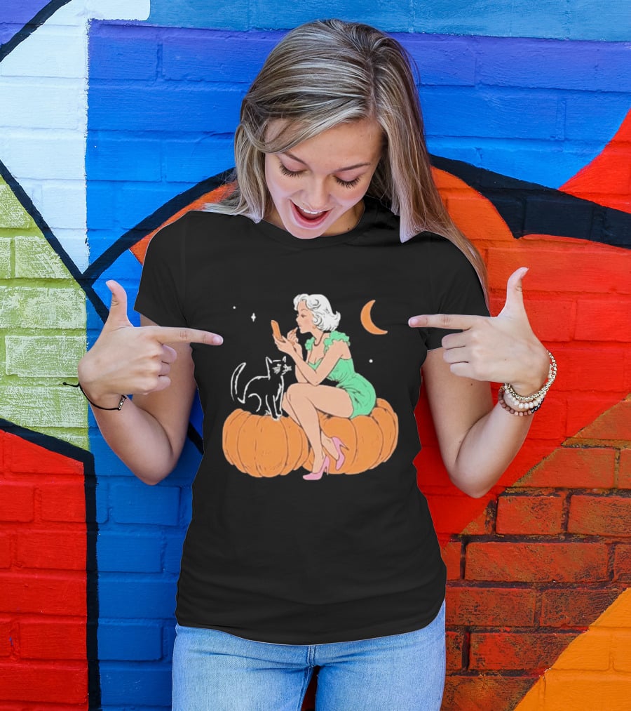 Pinup Girl Applying Lipstick On Pumpkin With Black Cat Halloween Moon Scene T-Shirt