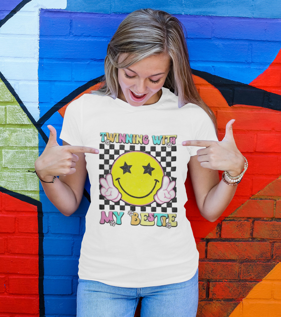 Twinning With My Bestie Yellow Smiley Face Checkered Star Eyes Peace Signs T-Shirt