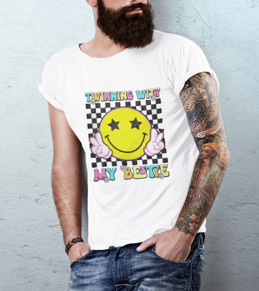 Twinning With My Bestie Yellow Smiley Face Checkered Star Eyes Peace Signs T-Shirt