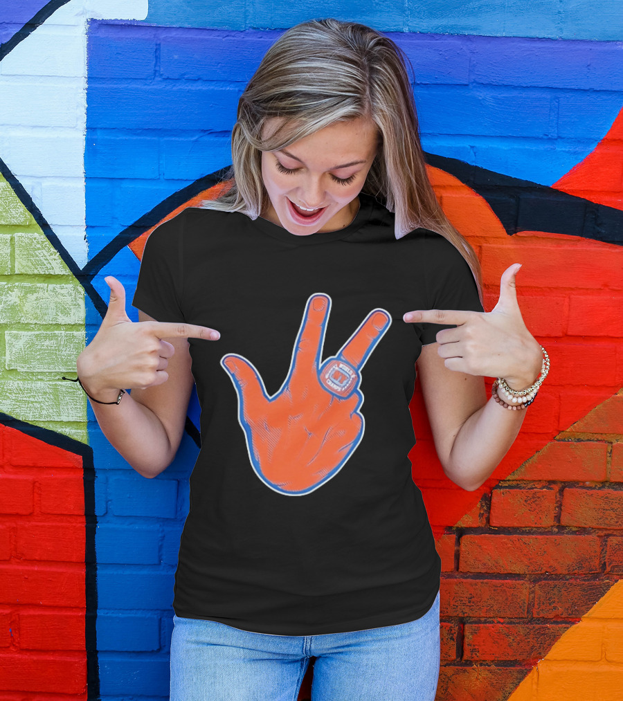 New York Knicks World Champs Victory Hand Sign With Ring NY Sports T-Shirt