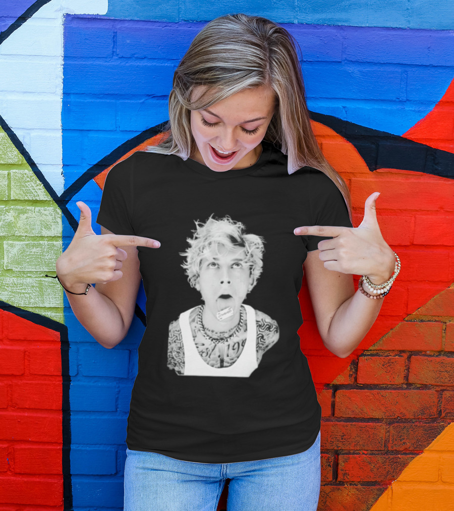 Machine Gun Kelly 1990 Blonde Hair Razor Tongue Tattoo Styling T-Shirt