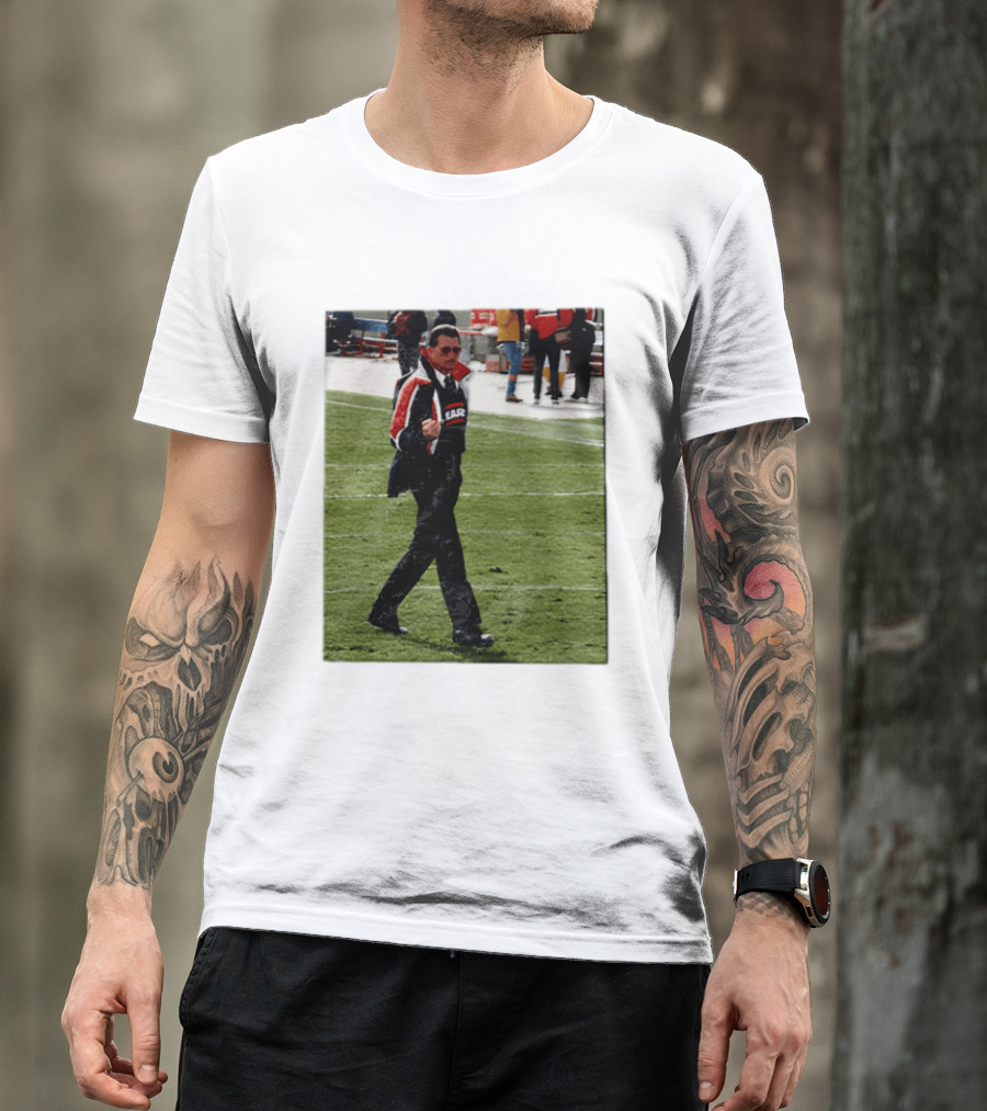 Mike Ditka Chicago Bears Coach Iconic Sideline Moment T-Shirt
