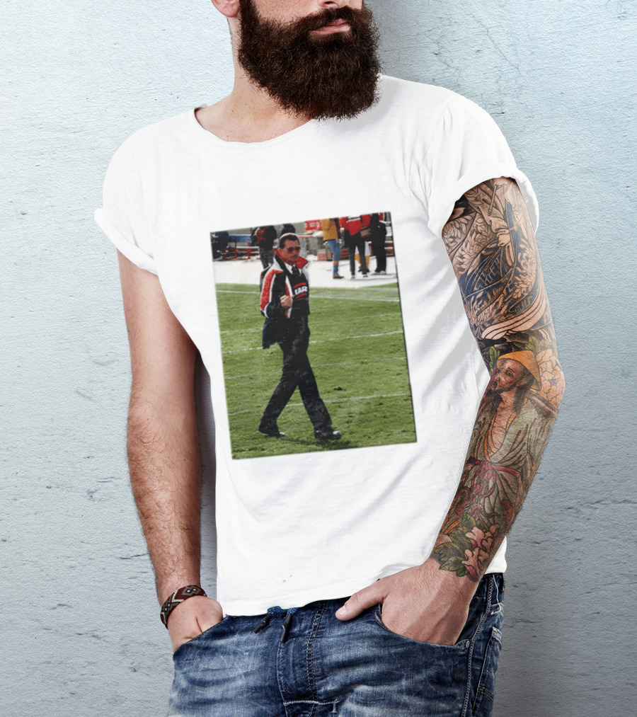 Mike Ditka Chicago Bears Coach Iconic Sideline Moment T-Shirt
