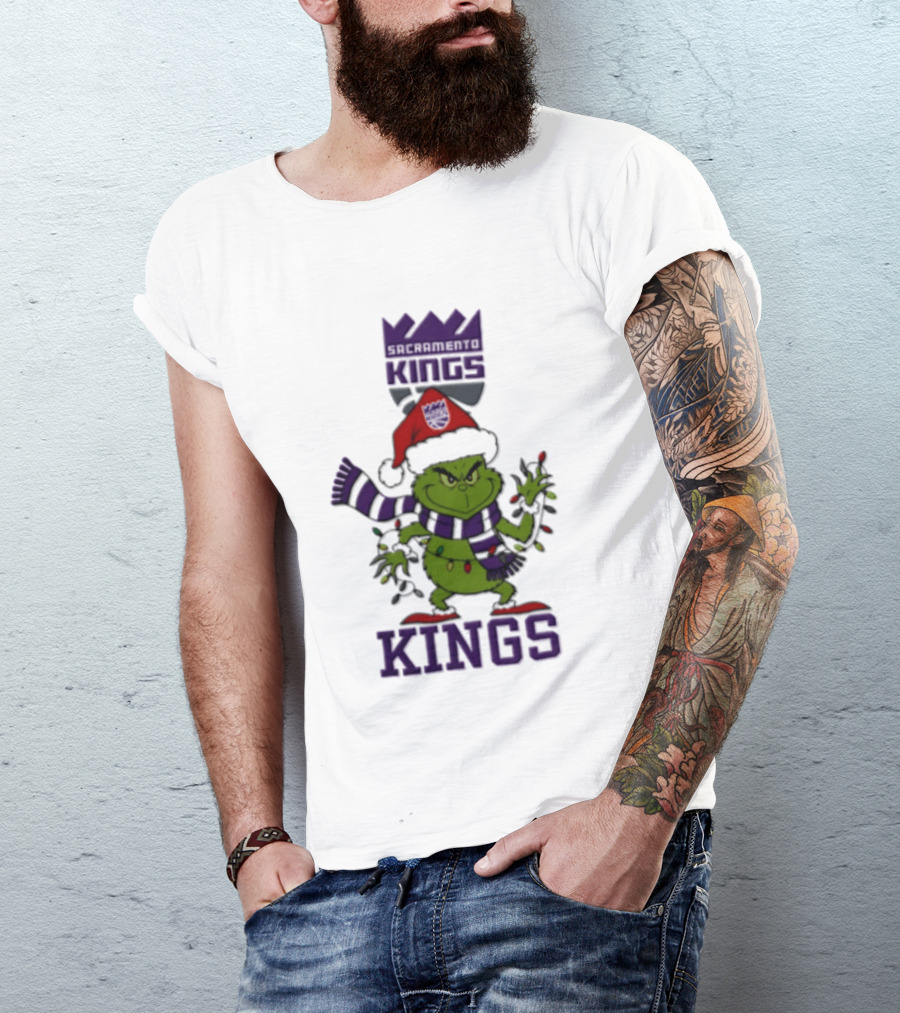 Grinch Sacramento Kings Christmas Heart Hands 2026 T-Shirt