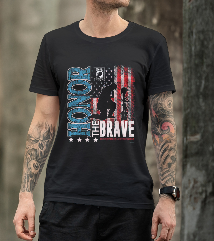 Honor The Brave POW-MIA American Flag Soldier Kneeling Memorial T-Shirt