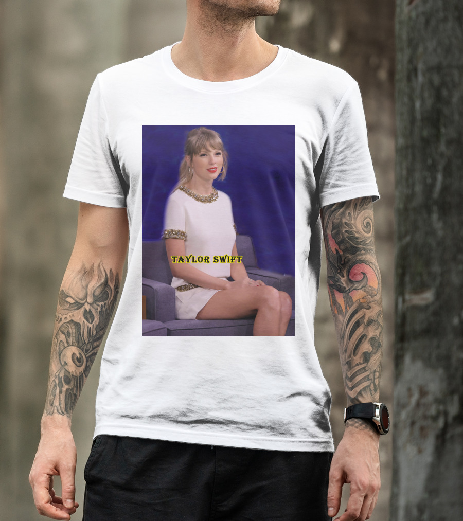 TAYLOR SWIFT Fans Theory About Actress In 10-Minute 'All Too Well' T-Shirt