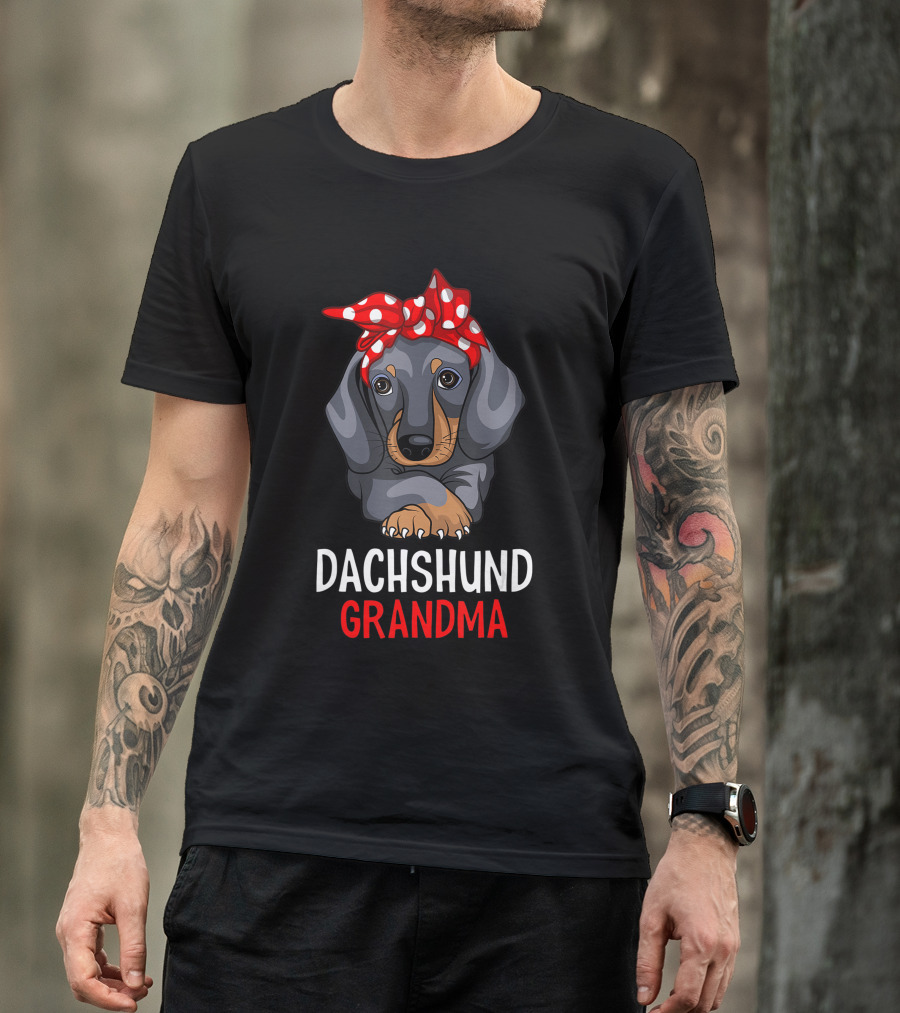 Dachshund Grandma Weenie Dog Lover With Funny Weiner Dog Scarf T-Shirt
