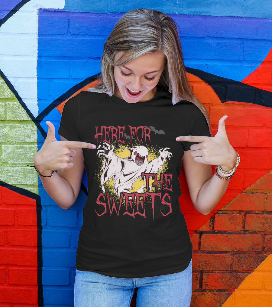 Here For The Sweets Ghost Costume With Ghosts For Halloween T-Shirt
