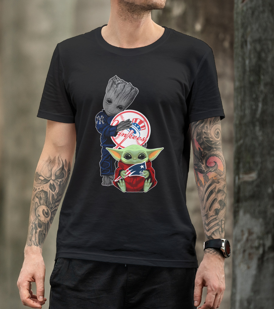 Yankees Baby Groot And Grogu Holding Patriots T-Shirt