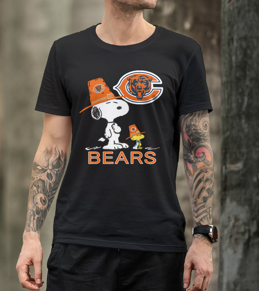 Chicago Bears Snoopy Thanksgiving Football T-Shirt