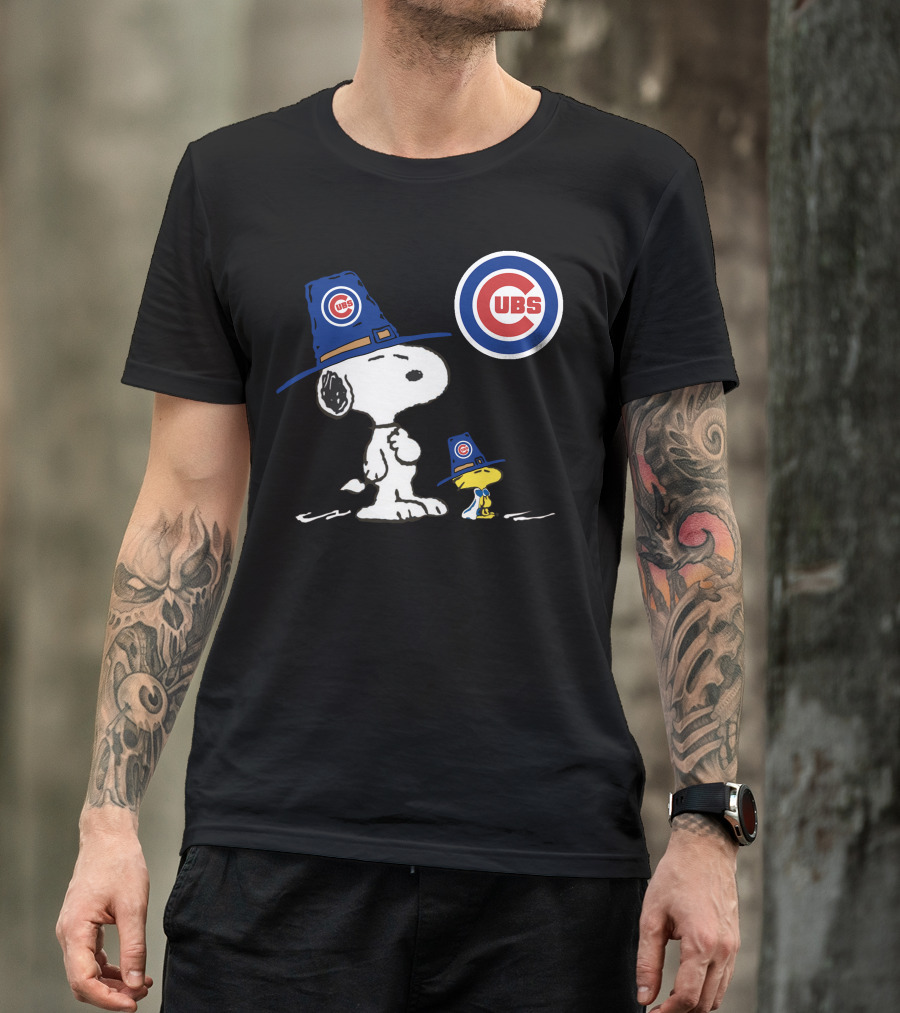 Chicago Cubs Snoopy Woodstock Pilgrim Hat T-Shirt