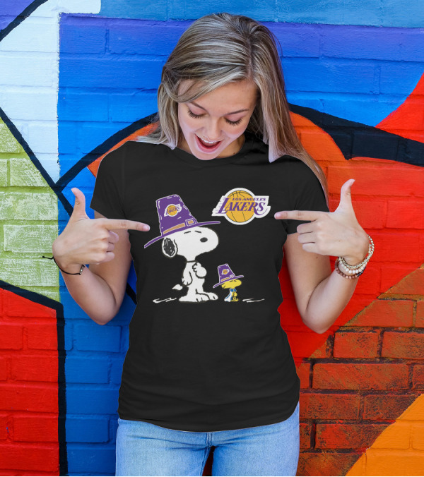 Los Angeles Lakers Snoopy Peanuts Basketball T-Shirt
