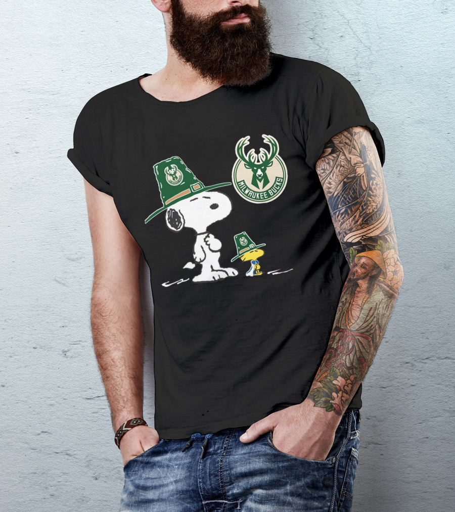 Milwaukee Bucks Snoopy Woodstock Pilgrim Hats T-Shirt