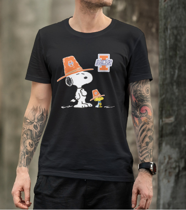 Illinois Fighting Illini Snoopy Woodstock Pilgrim Hats T-Shirt