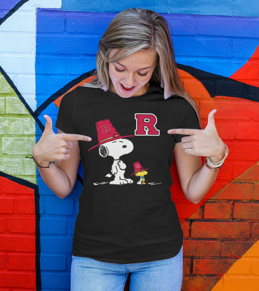 Rutgers Scarlet Knights Snoopy Woodstock Pilgrim Hat T-Shirt