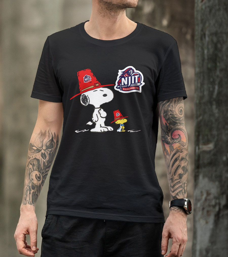 NJIT Highlanders Snoopy And Woodstock Wearing Red Hats T-Shirt