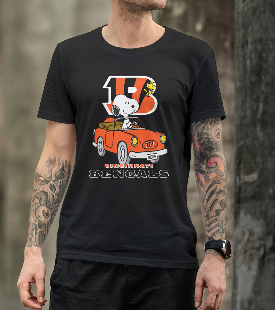 Cincinnati Bengals Snoopy Driving Woodstock Car NFL Peanuts T-Shirt