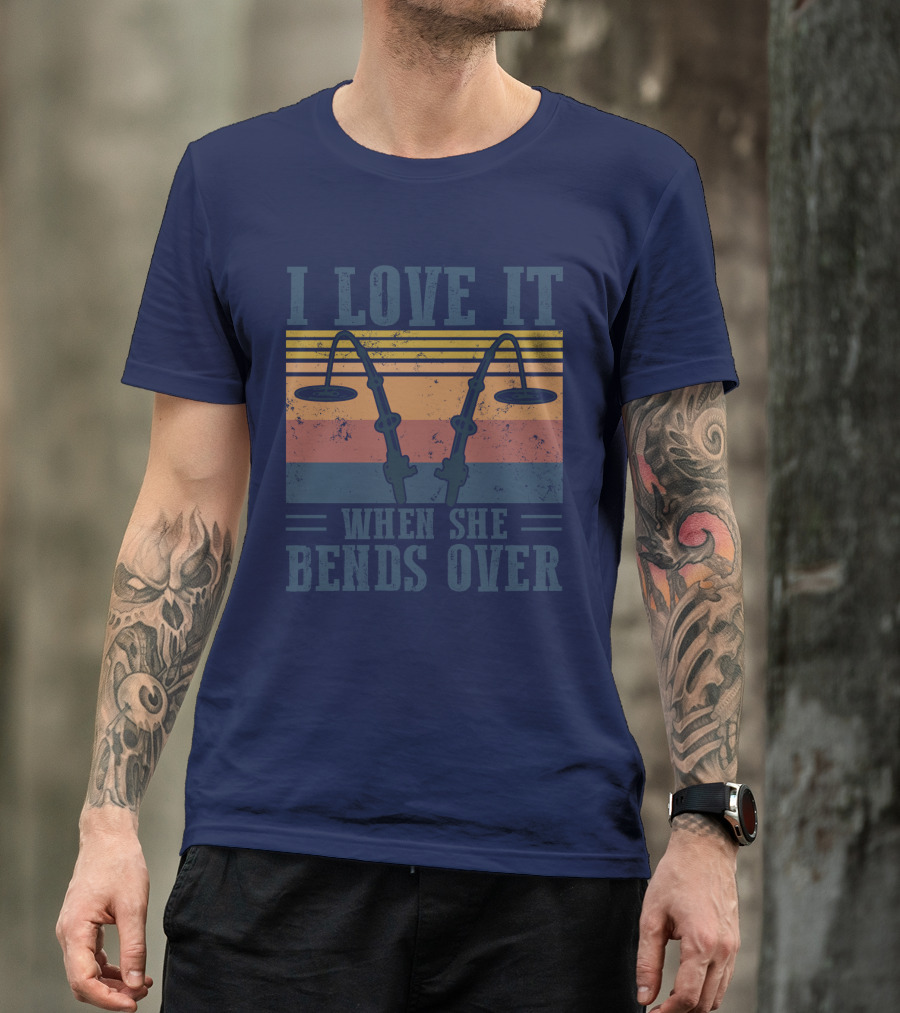I Love It When She Bends Over Vintage Fishing Rods Retro Lines T-Shirt